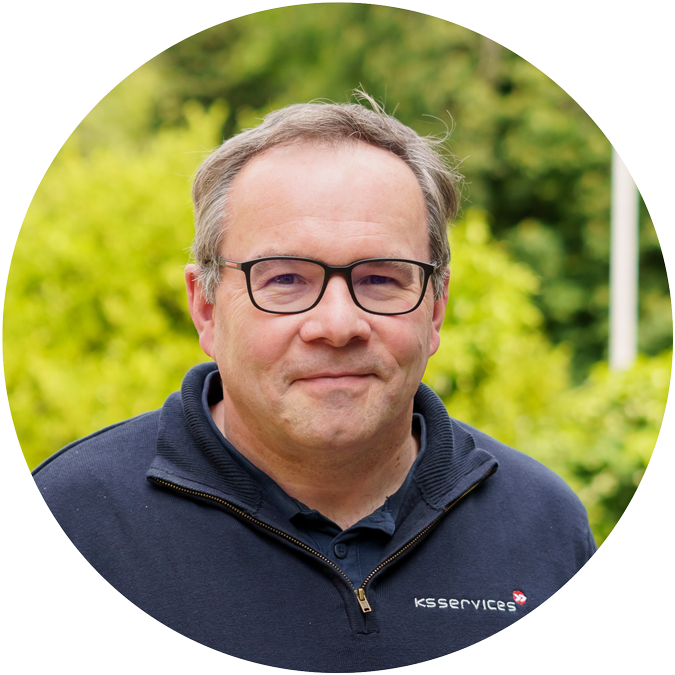 Richard Binns' headshot